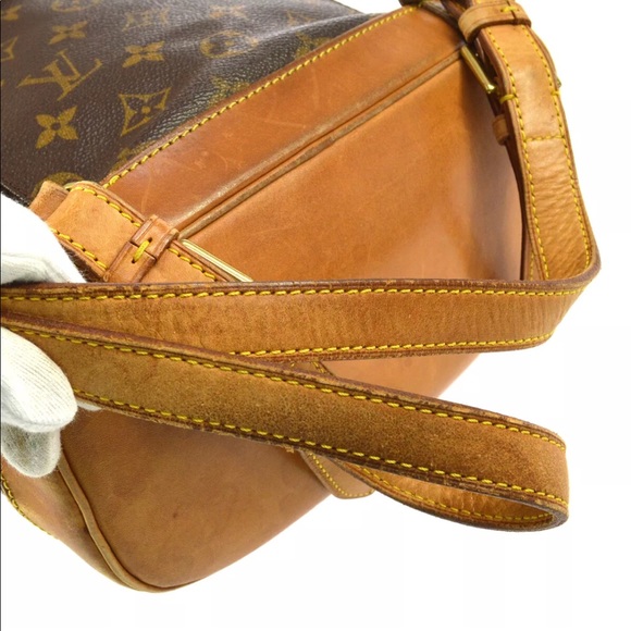 LOUIS VUITTON MONTSOURIS MM BACKPACK - Picture 5 of 8